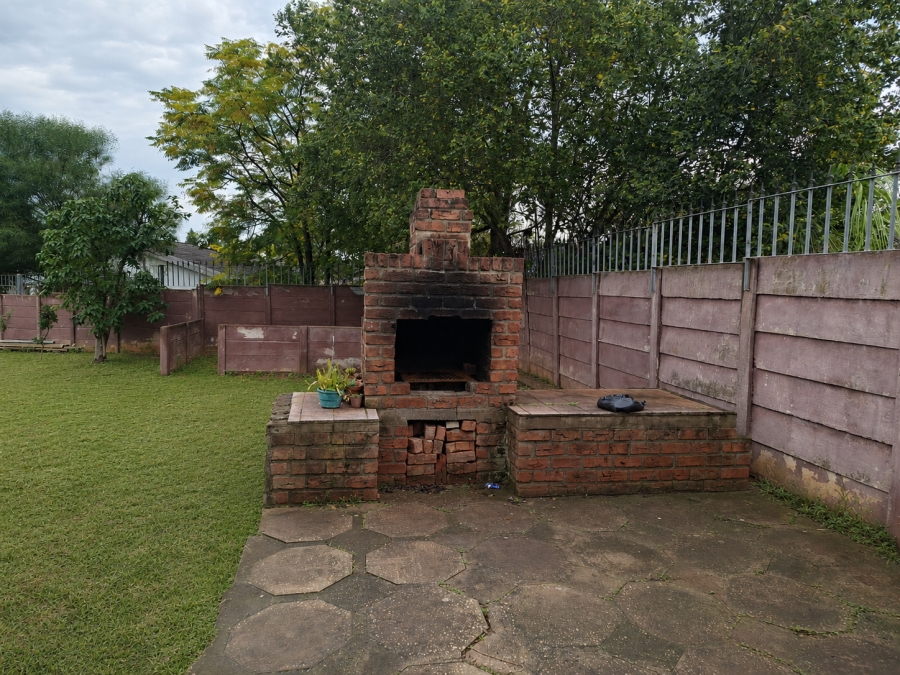 To Let 4 Bedroom Property for Rent in Vanes Estate Eastern Cape